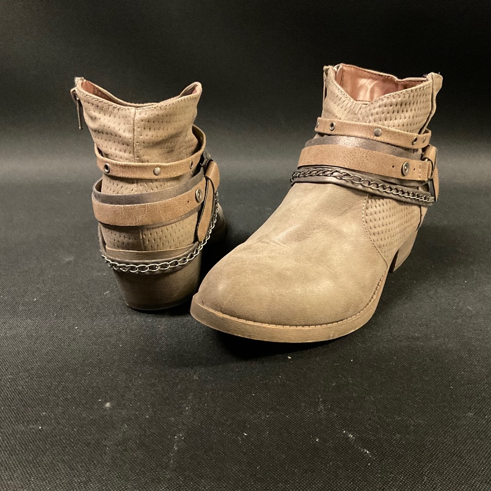 Kohl’s SO , Tan Crop Boots Women’s size 8-1/2 med